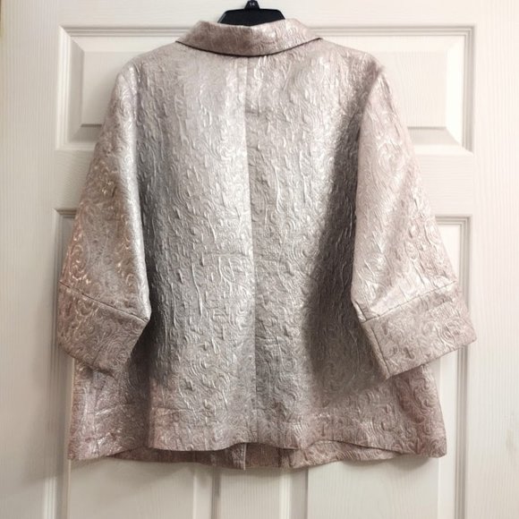 Collared Silver Jacket Plus Size 18 Light Cool Elegant Soft by Avenue - Picture 2 of 5